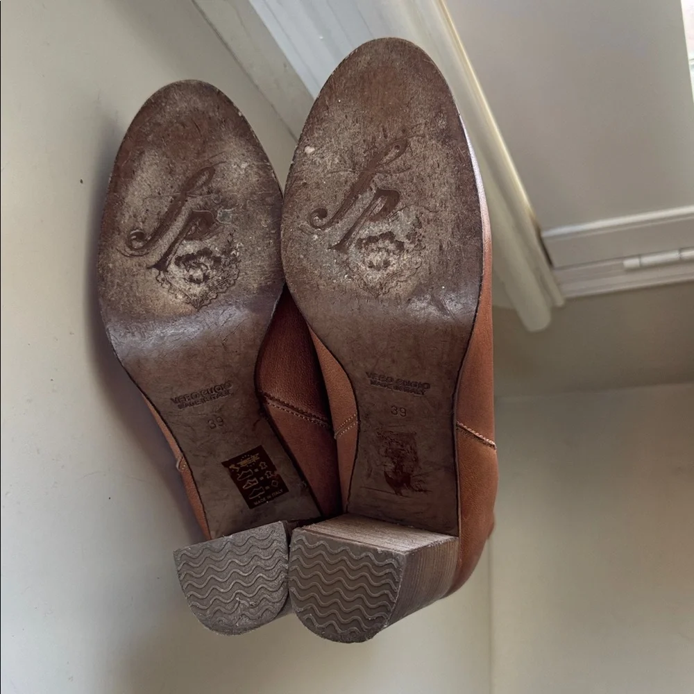 Vero Cuoio Tan Leather Heeled Booties